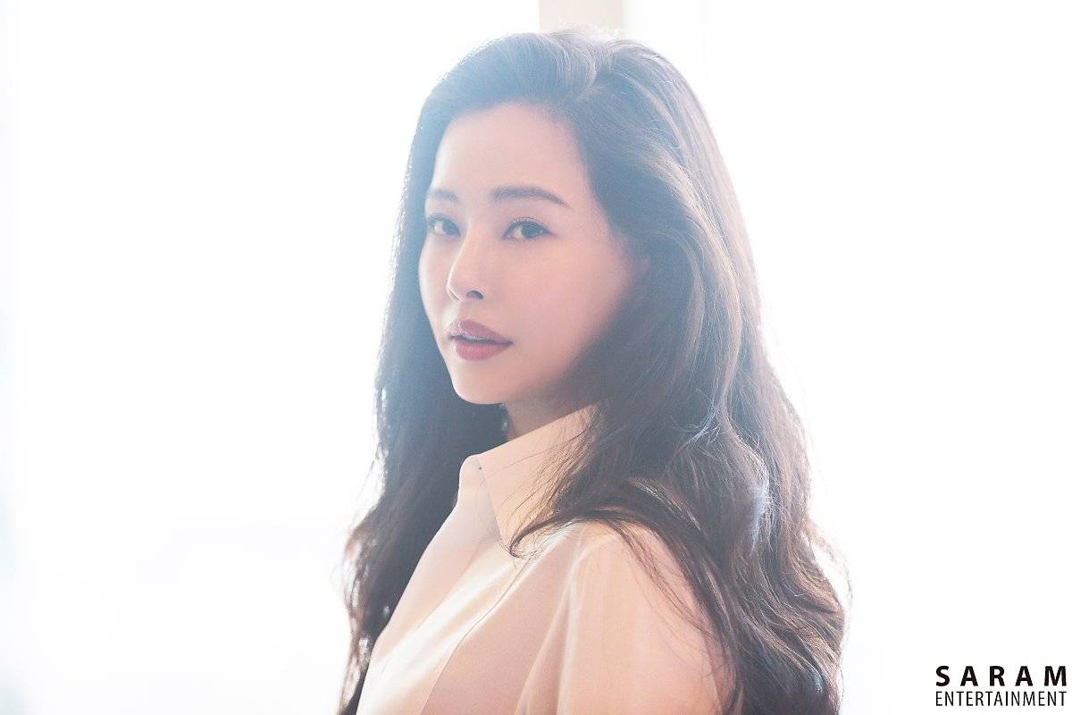 Lee Ha Nee Saram Entertainment Profile photos